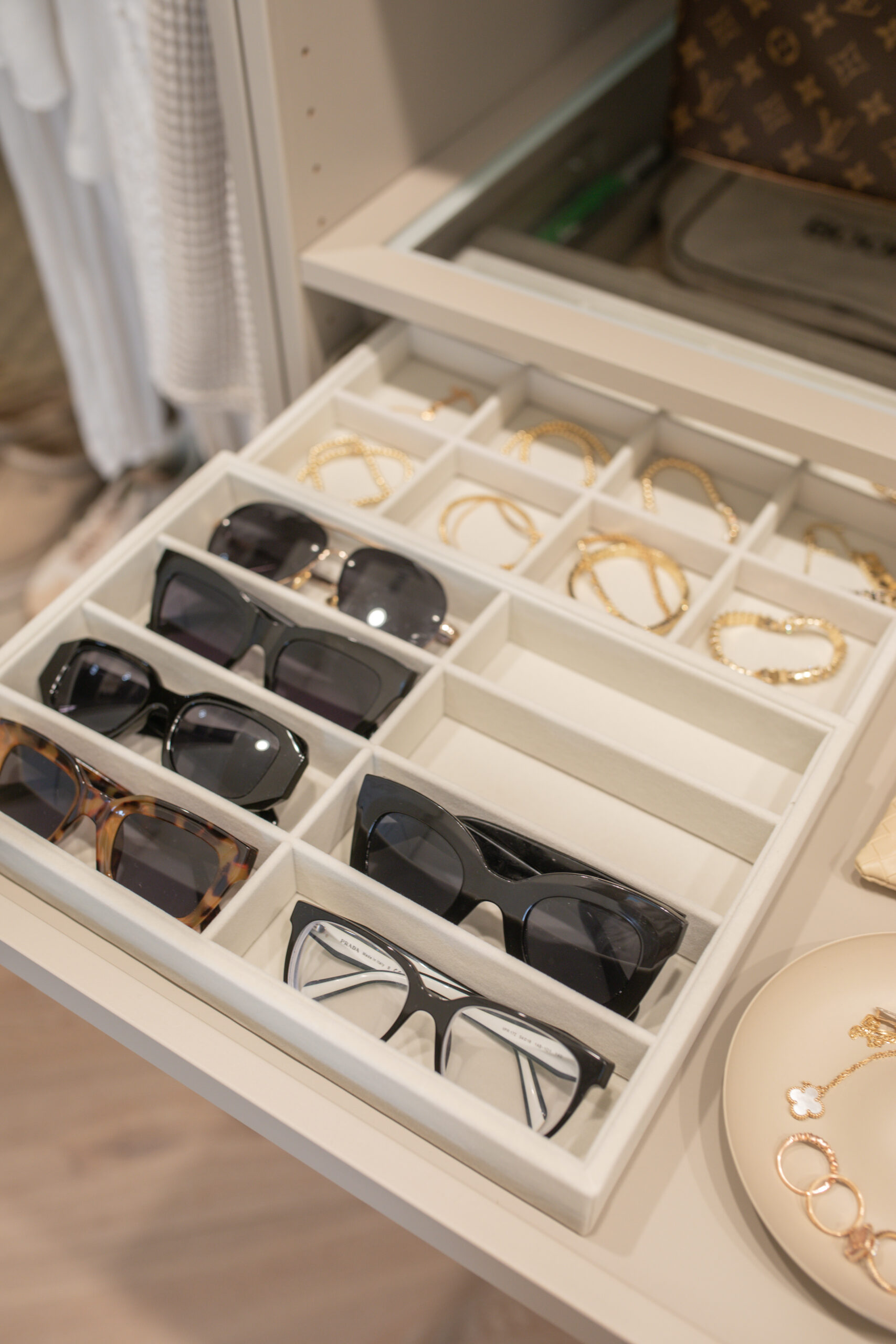 Amazon velvet sunglass tray